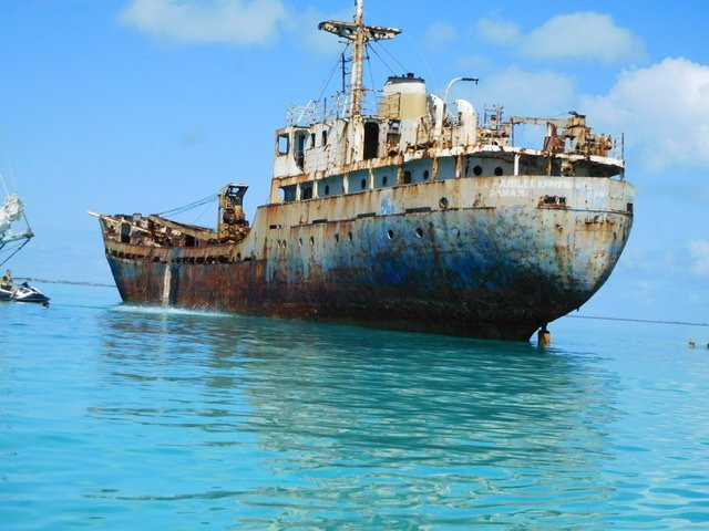 High Wave Tours-普罗维登西亚莱斯必去景点