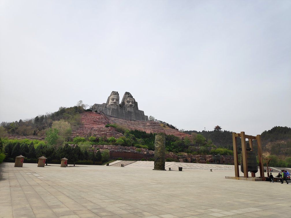 炎黄二帝像-郑州市必去景点