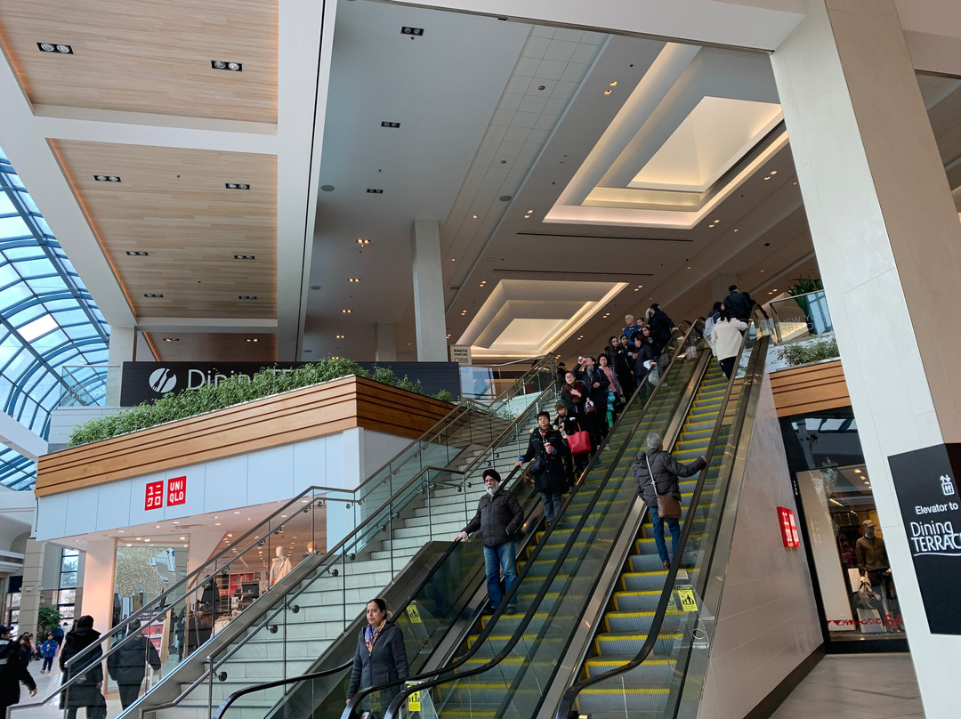CF Richmond Centre景点图片