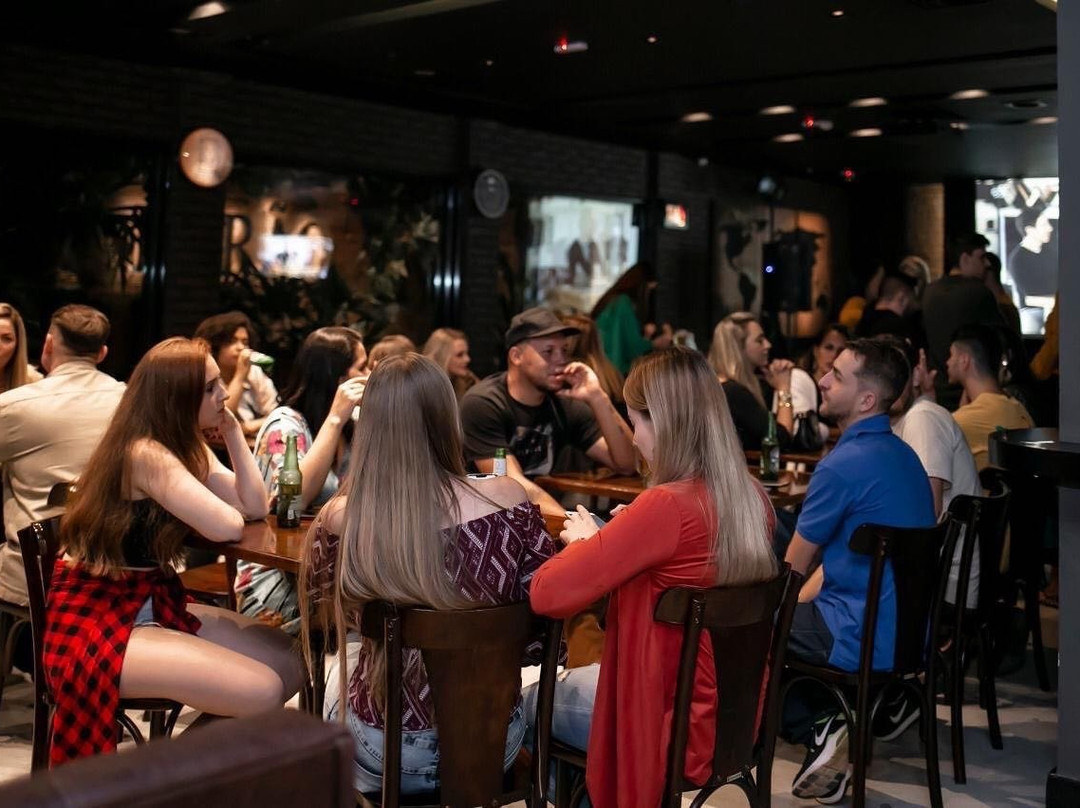 Porão Beer & More-多明戈斯-马丁斯必去景点