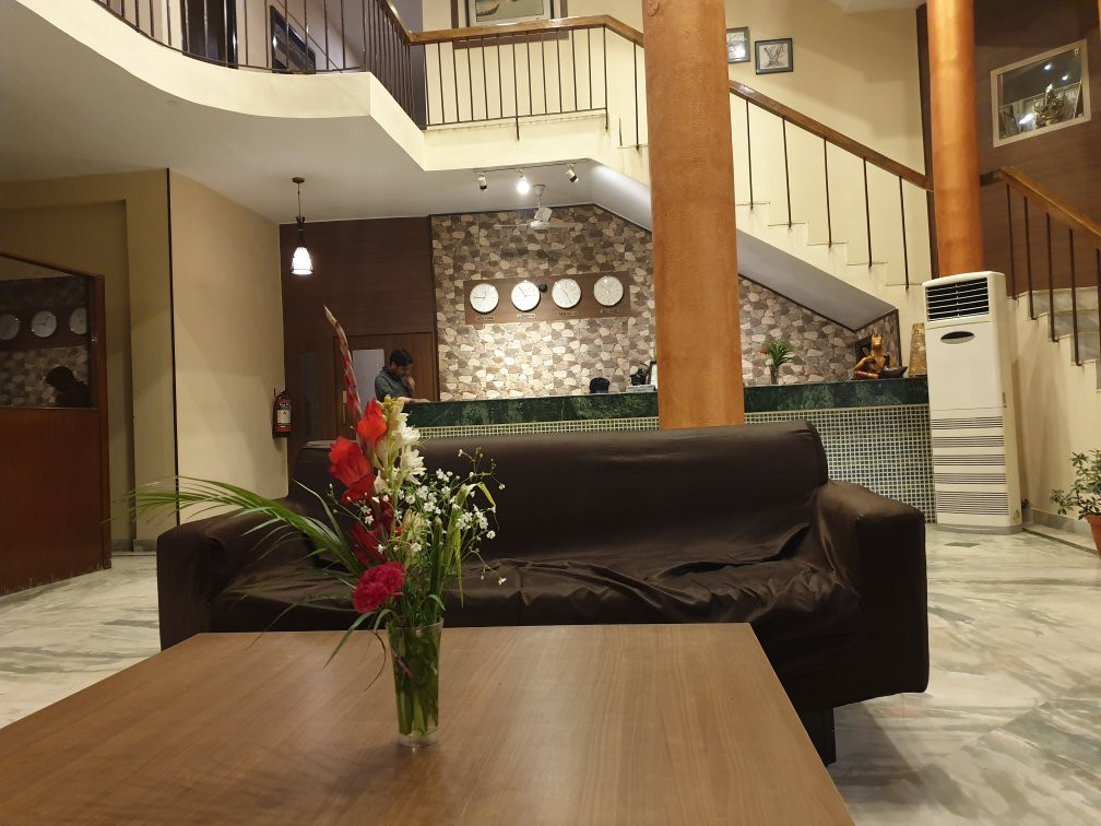 R C Palace Hotel主图