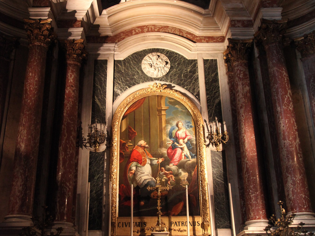 Eglise Collegiale Saint-Jean-佩兹纳斯必去景点