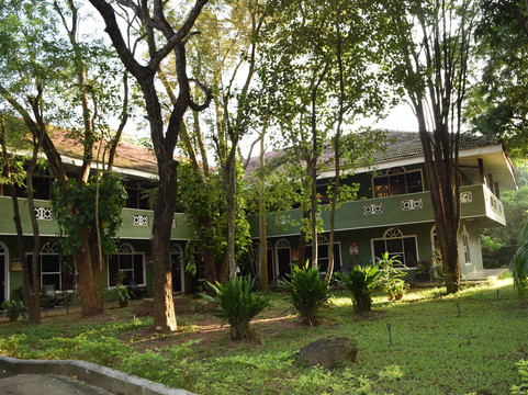 伊甸园酒店主图