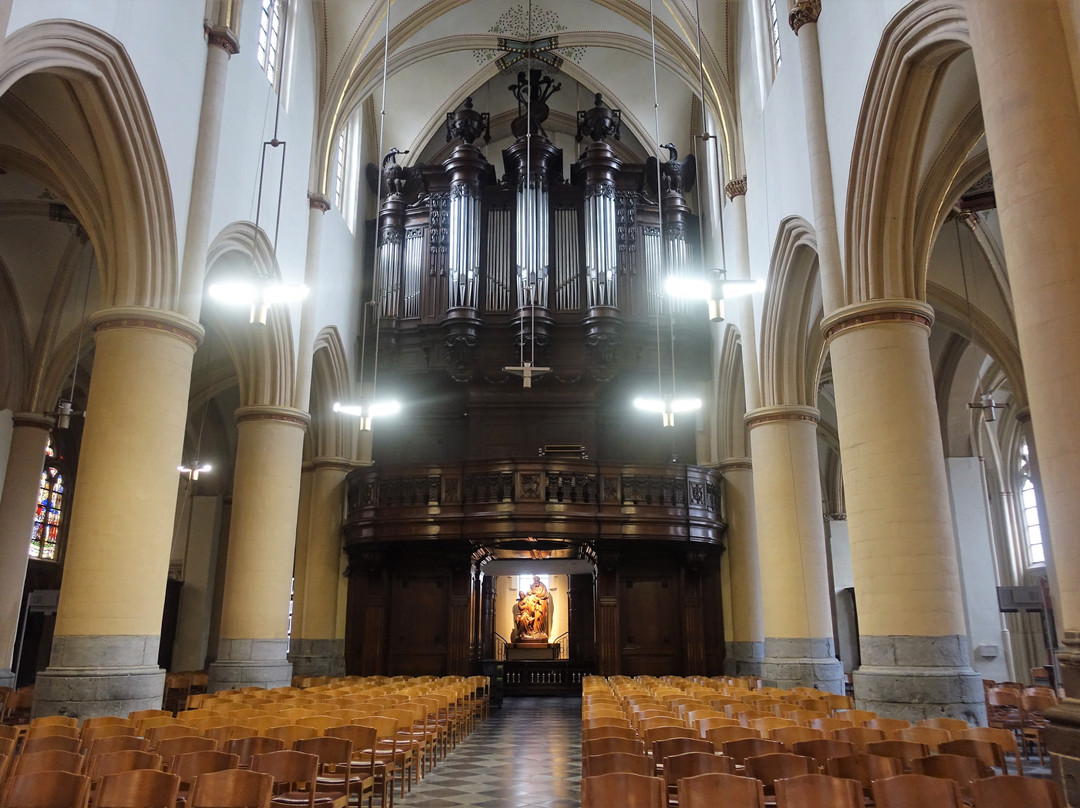 St. Quentin Cathedral-哈瑟尔特必去景点