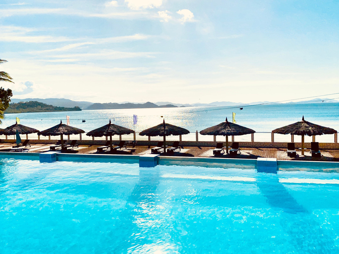 Foxy's Beach Resort主图