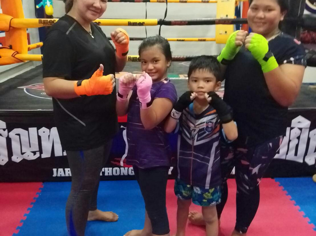 Khaolak Jaroenthong mauy Thai Gym-拉克山必去景点