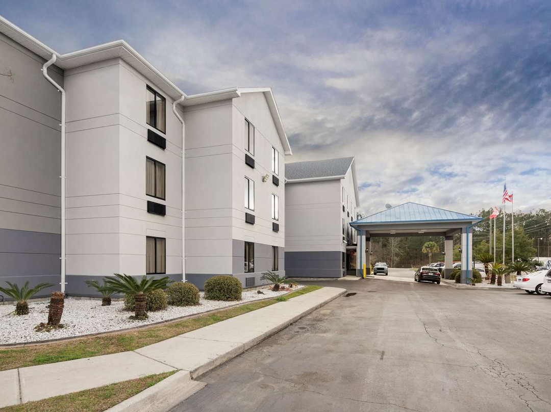 萨凡纳普勒旅程住宿套房酒店主图