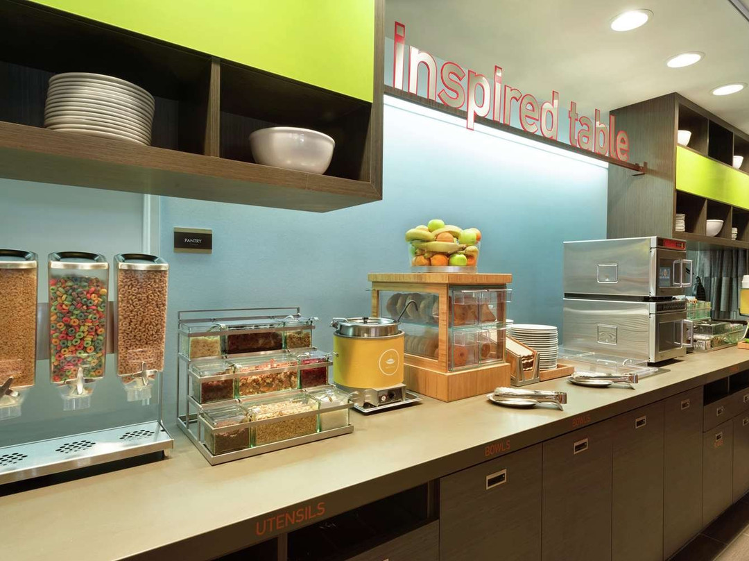 Home2 Suites By Hilton Milwaukee Airport主图