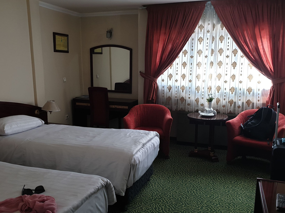 Urmia Tourist Hotel主图