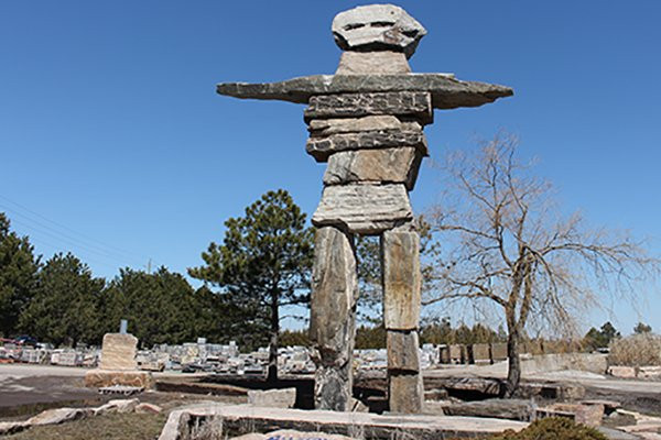 World's Largest Inukshuk景点图片