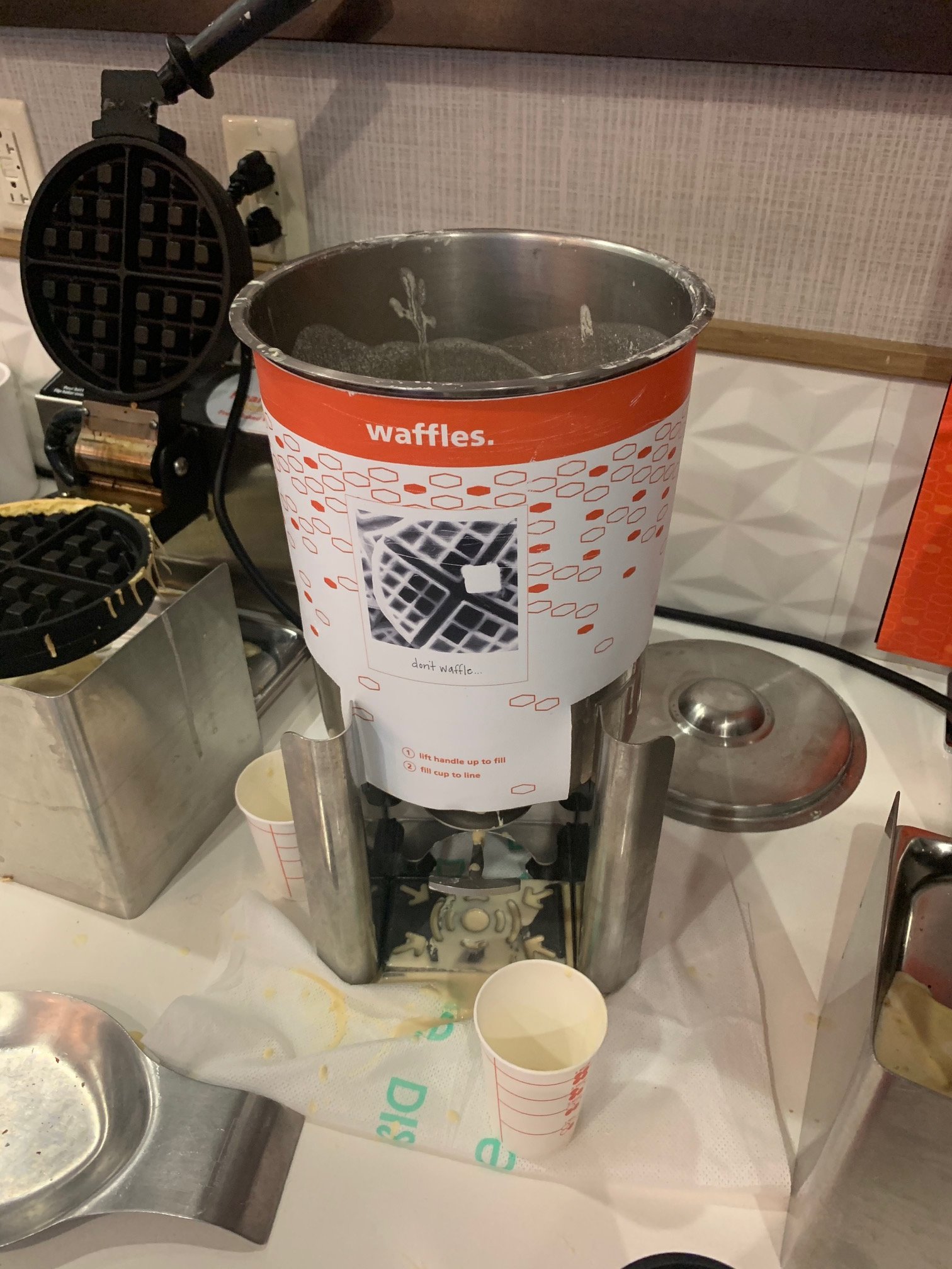 Hampton Inn & Suites Teaneck Glenpointe-餐饮