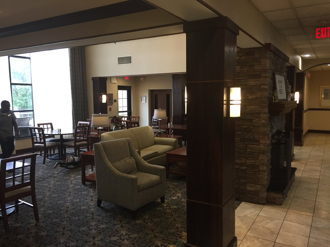 温泉驻桥套房酒店主图