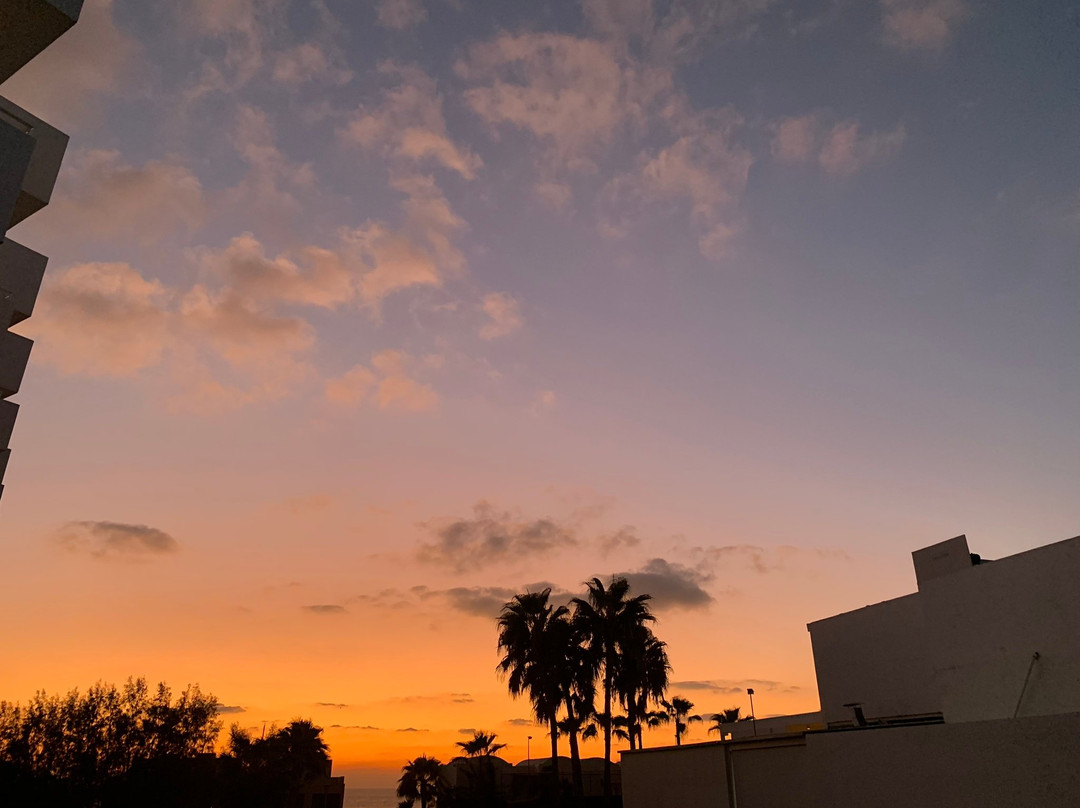 日落湾假日乡村酒店主图