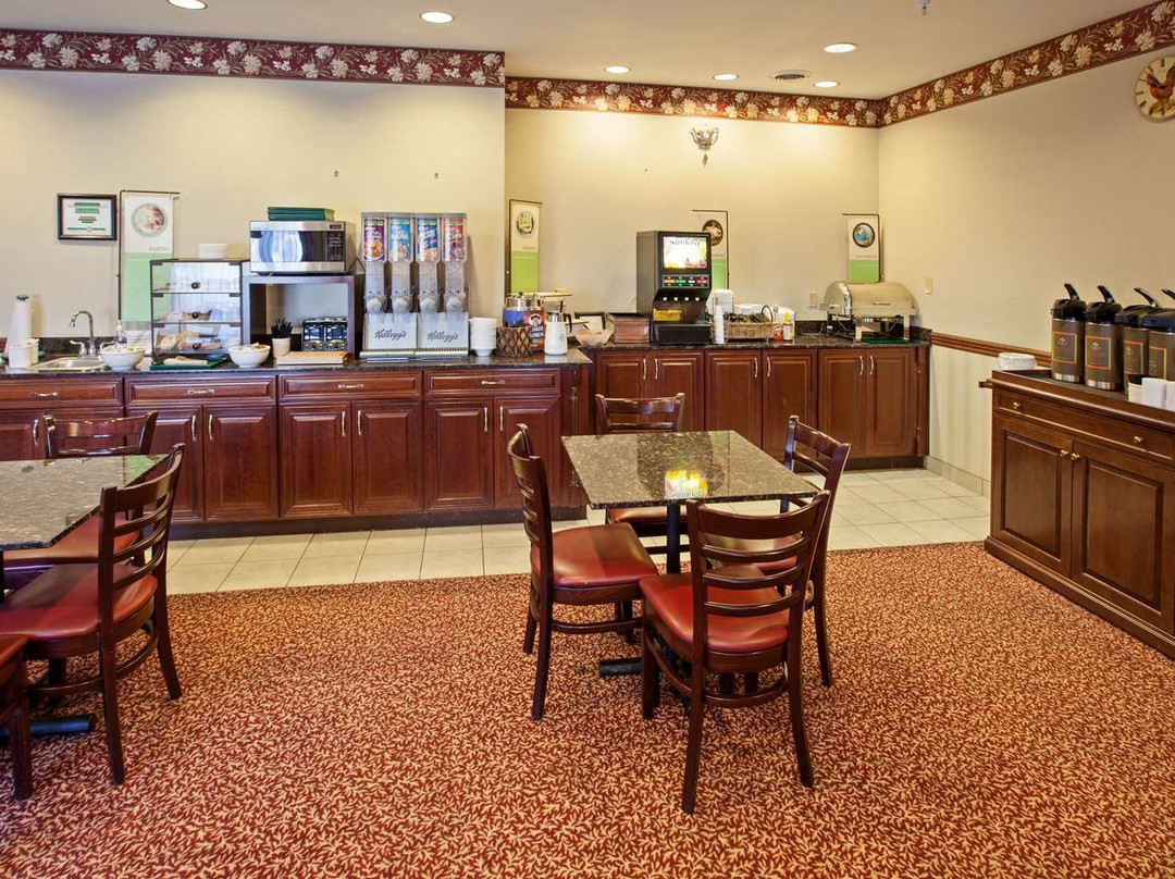 Country Inn & Suites by Radisson, Elkhart North, IN主图