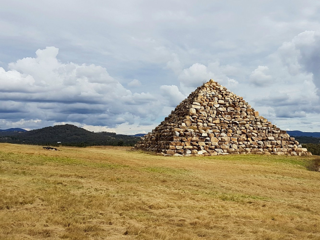 Ballandean Pyramid景点图片