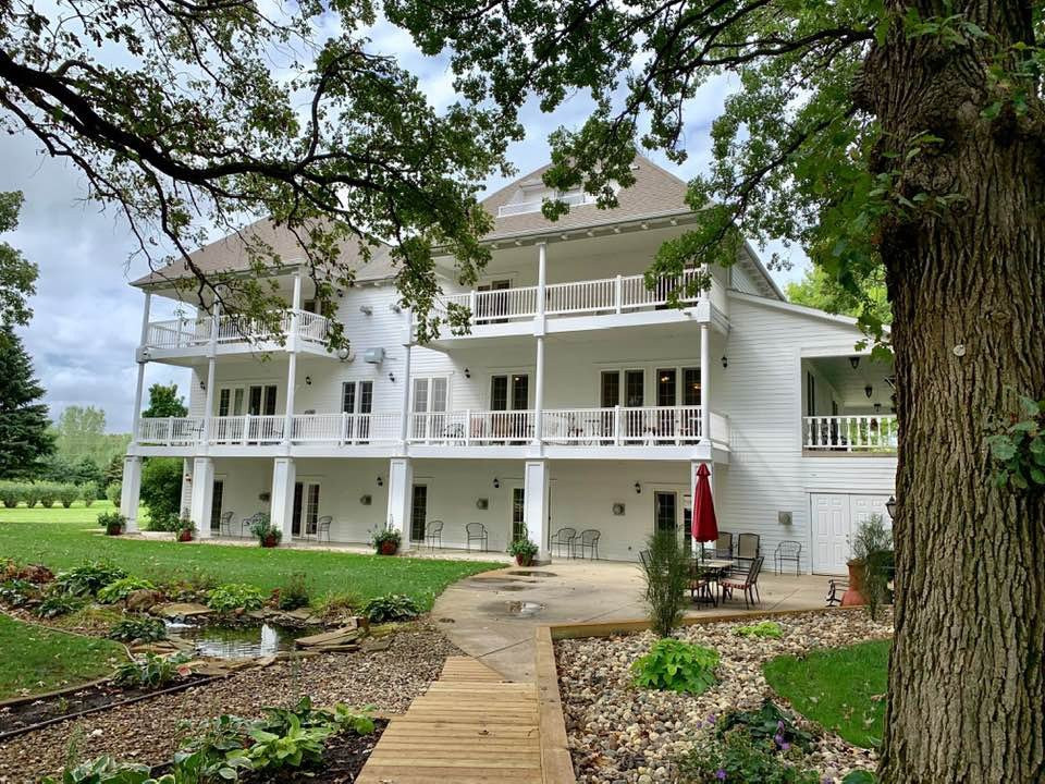 The Oakwood Inn主图