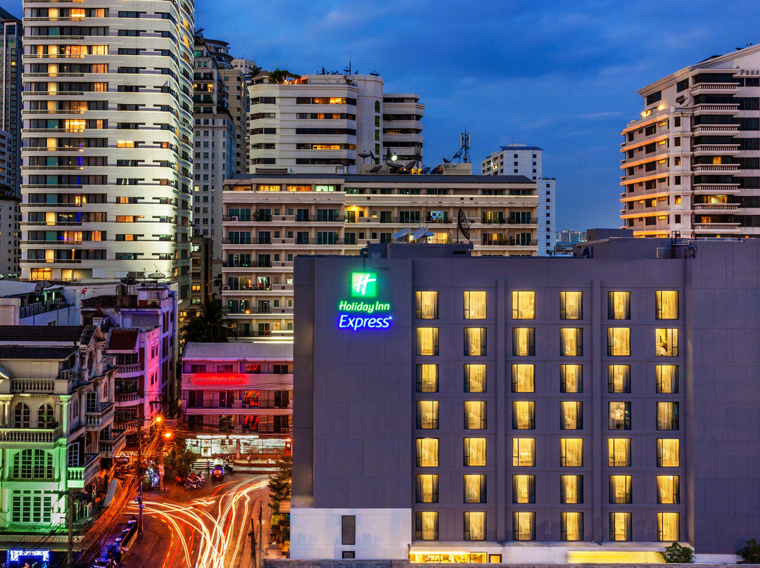 曼谷素坤逸路11号智选假日酒店主图