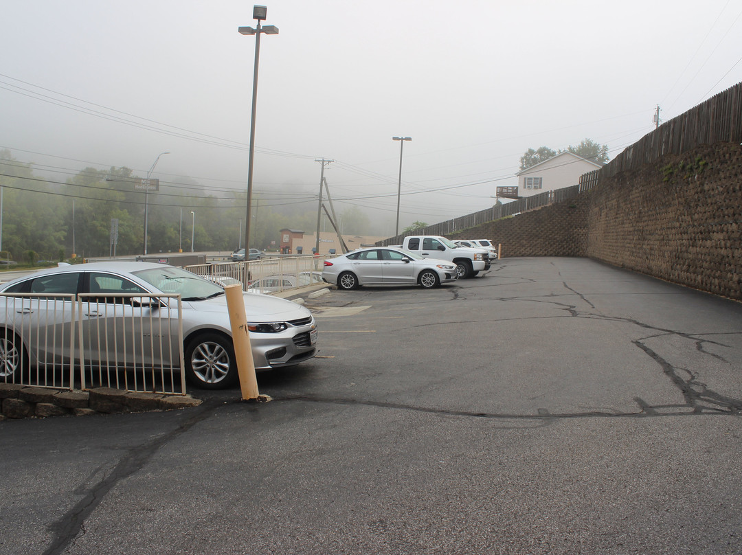 Super 8 by Wyndham Wheeling主图