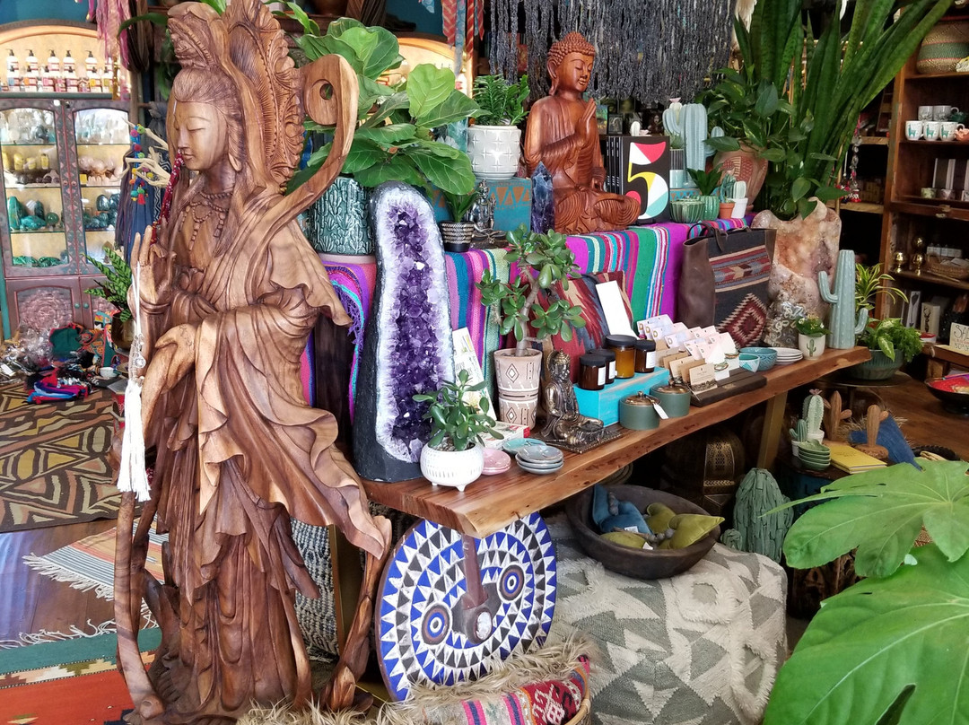 L.E.A.F. - Live Enlightened And Free-卡尔斯巴德必去景点