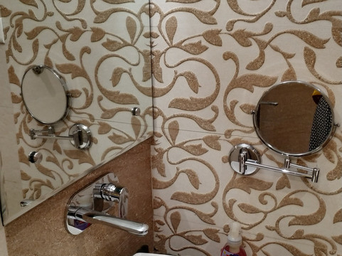 菠罗奈斯酒店主图