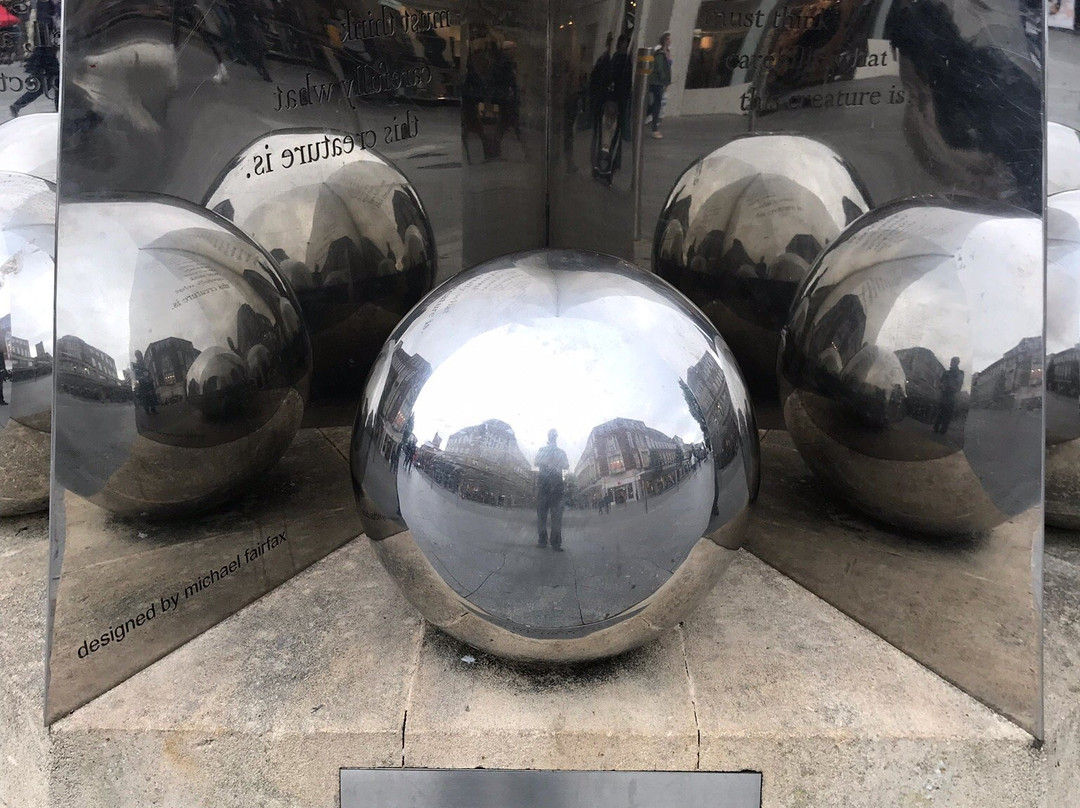 Exeter Riddle Sculpture-埃克塞特必去景点