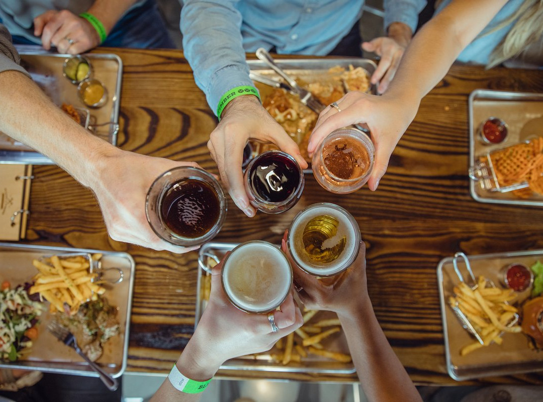 Blade & Timber Axe Throwing-利伍德必去景点