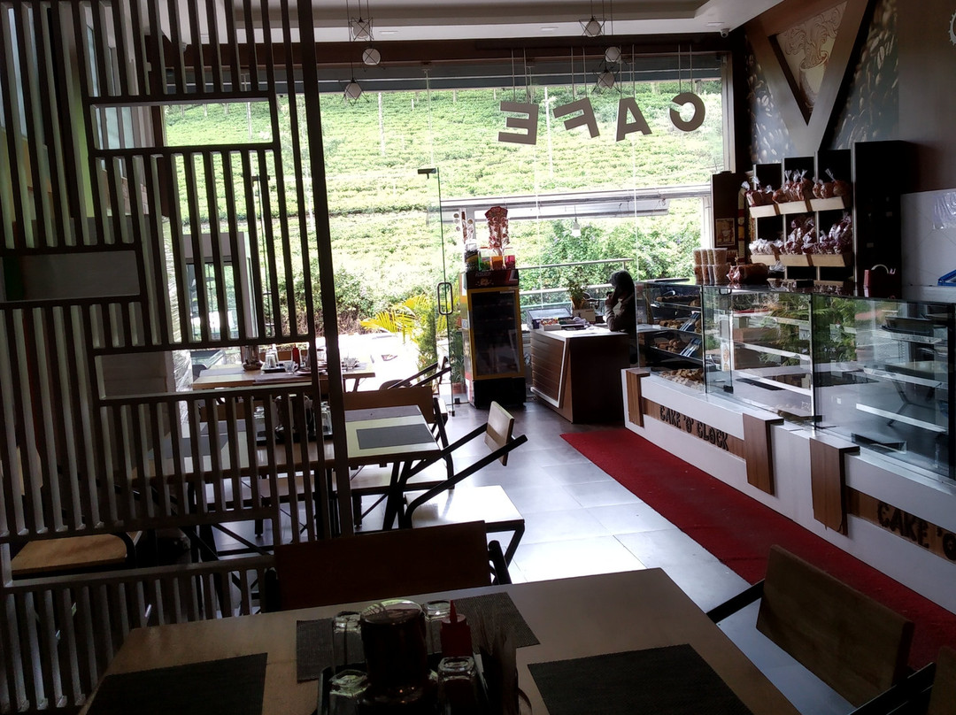 Friends Cake O'Clock