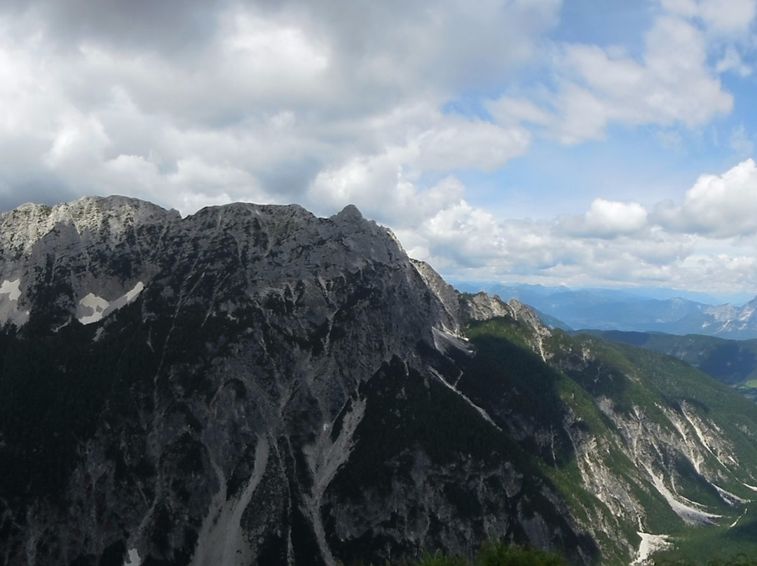 The Crne Vode Waterfall-Kranjska Gora必去景点