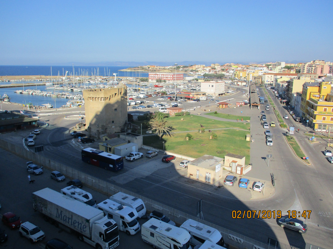 Torre Aragonese景点图片