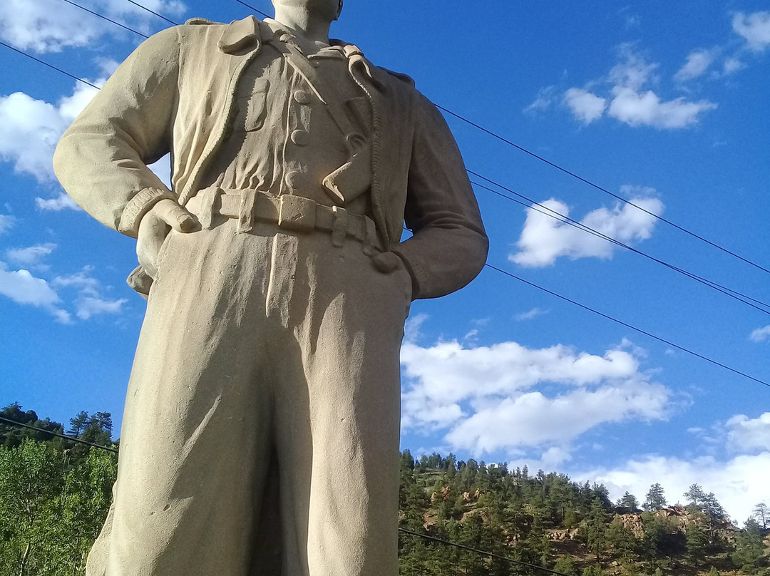 Steve Canyon Statue-Idaho Springs必去景点