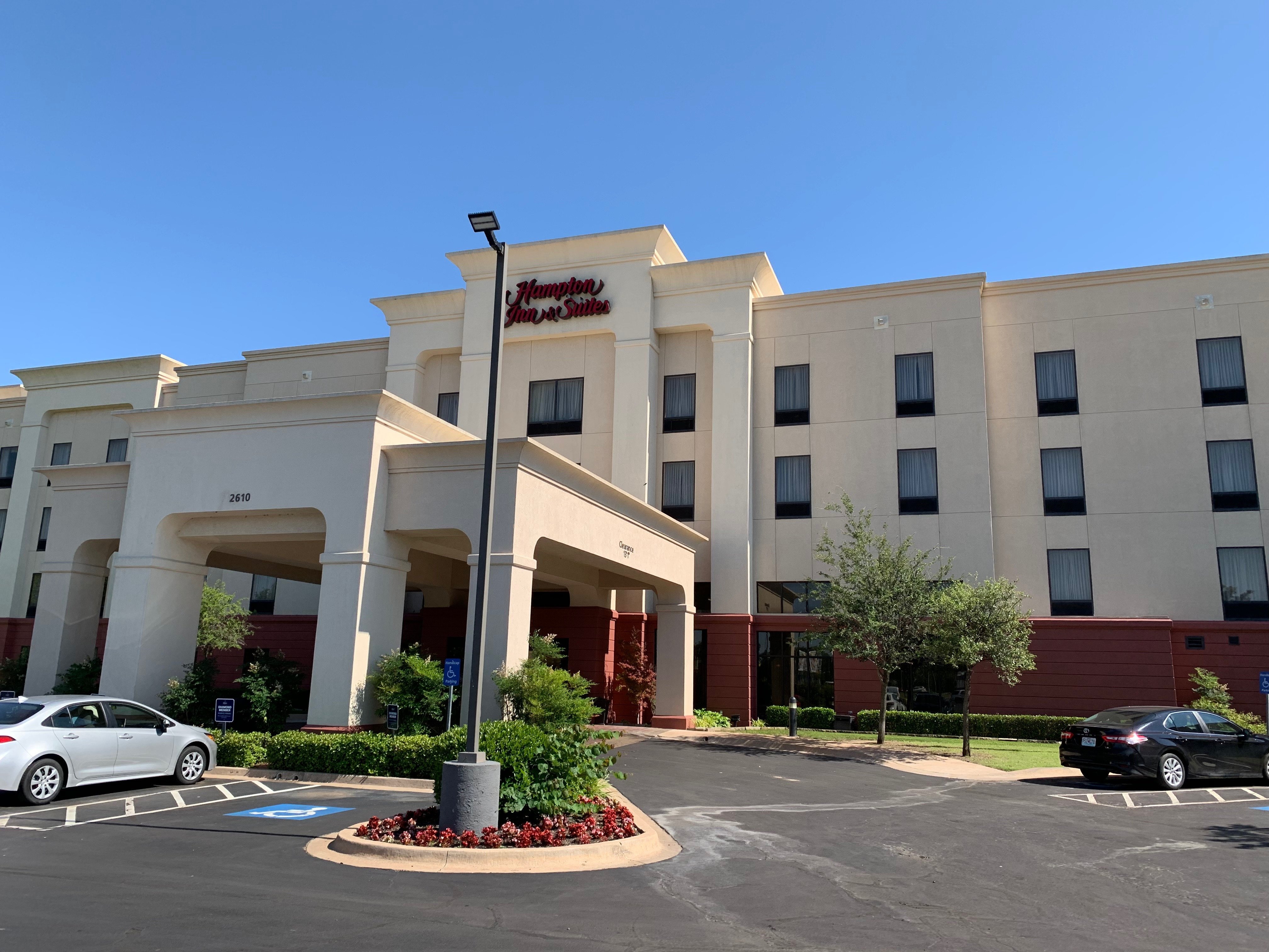 Hampton Inn & Suites Lawton-浴室