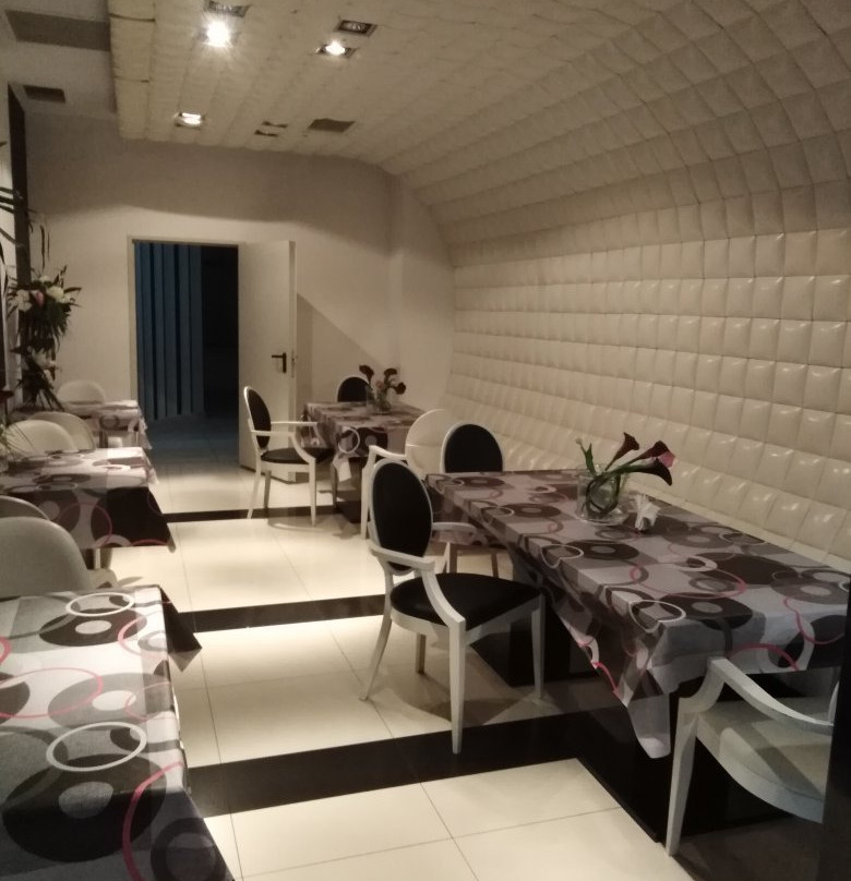 黑与白酒店主图
