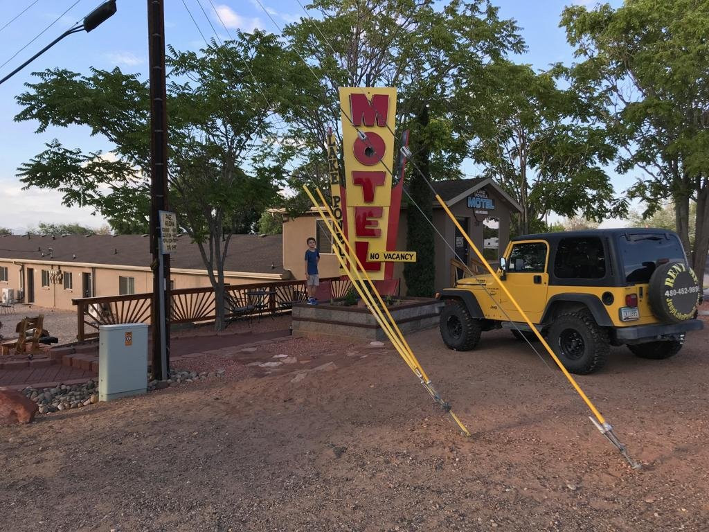 鲍威尔湖汽车旅馆主图