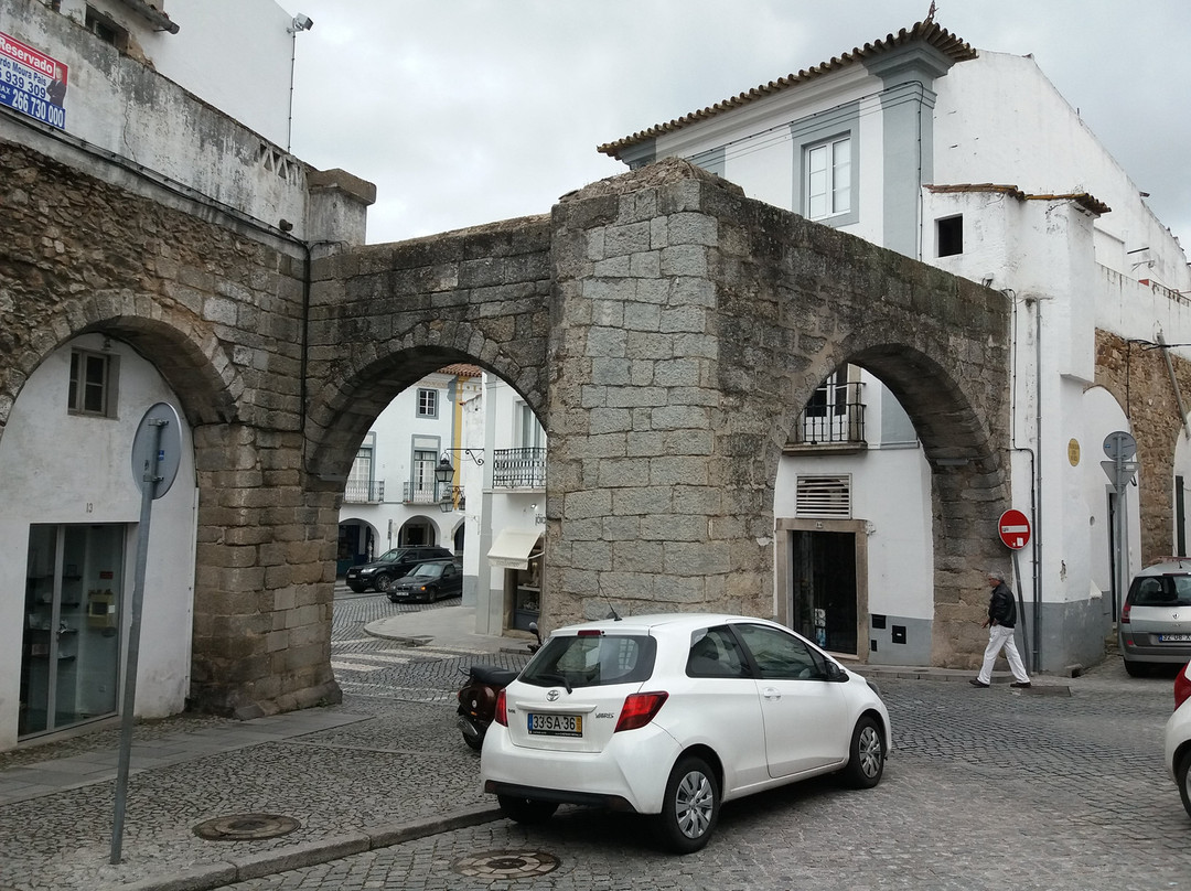 Largo Luis de Camões-埃武拉必去景点