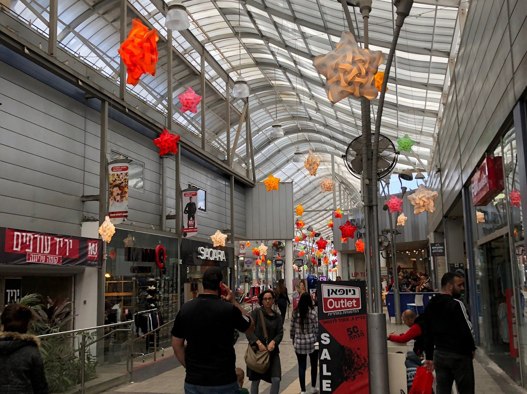 Houtzot HaMifratz Outlet-Haifa必去景点