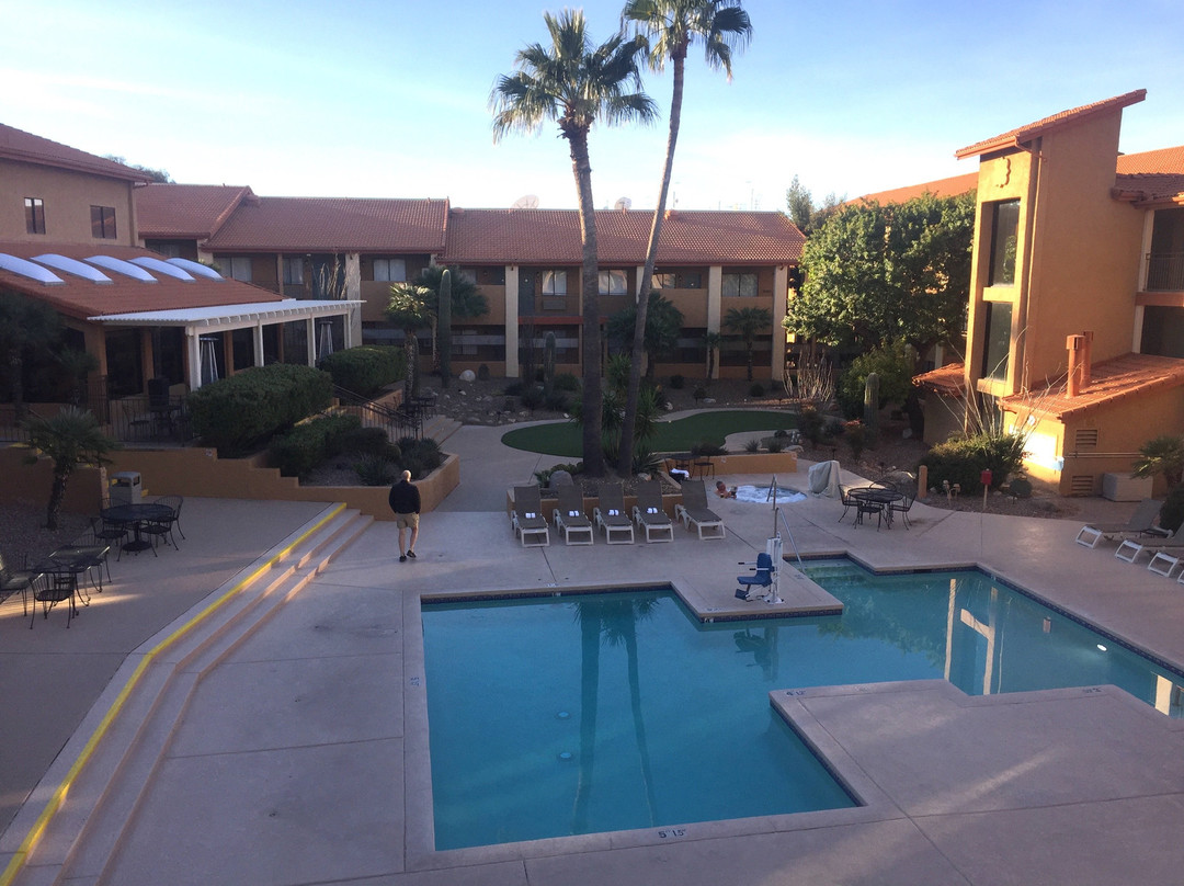 品质旅馆&套房酒店主图