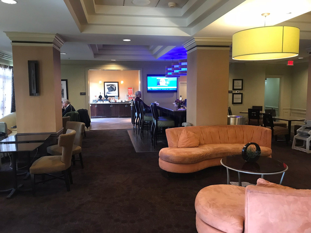 大西洋海滩希尔顿恒庭旅馆及套房酒店主图