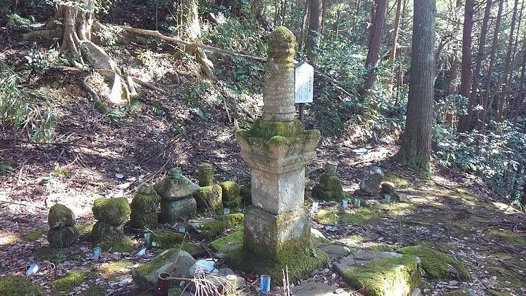 Grave of Amago Haruhisa-安来市必去景点