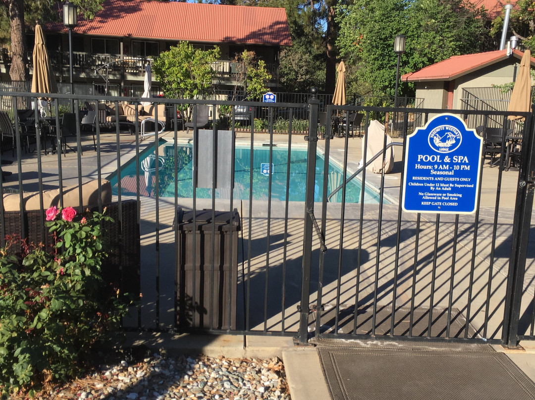 约塞米蒂西门旅馆主图