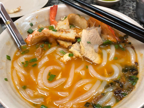 Vietnam On Vespa Street Food Tour-胡志明市必去景点