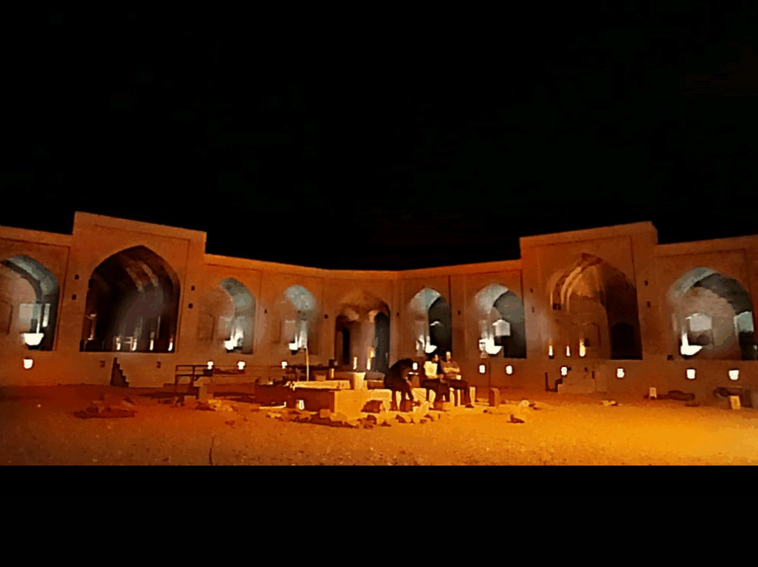 Pasangan Caravansary主图