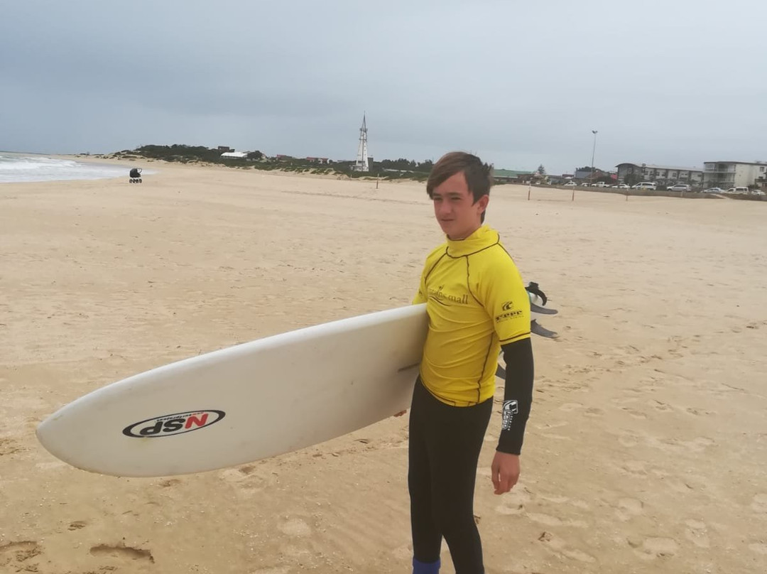 Wavecrest Surf School-杰佛瑞湾必去景点