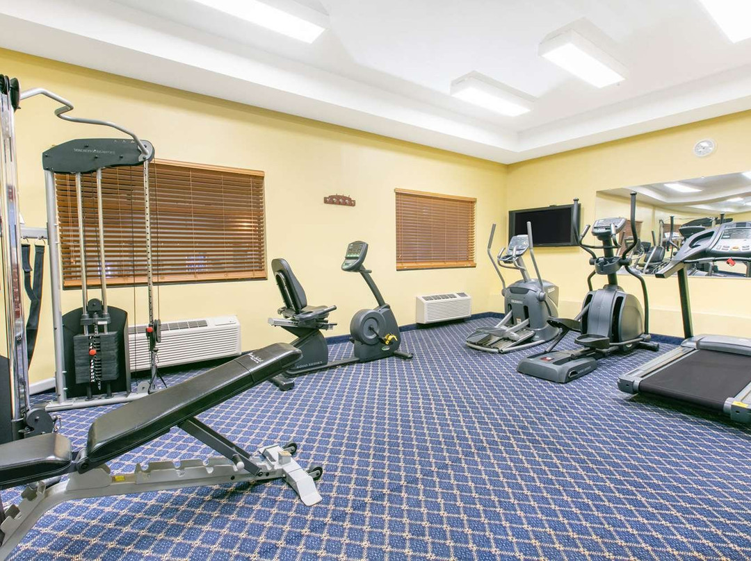 贝斯特韦斯特马科姆旅馆&套房酒店主图