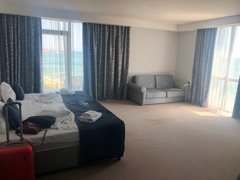 月光全包大酒店主图