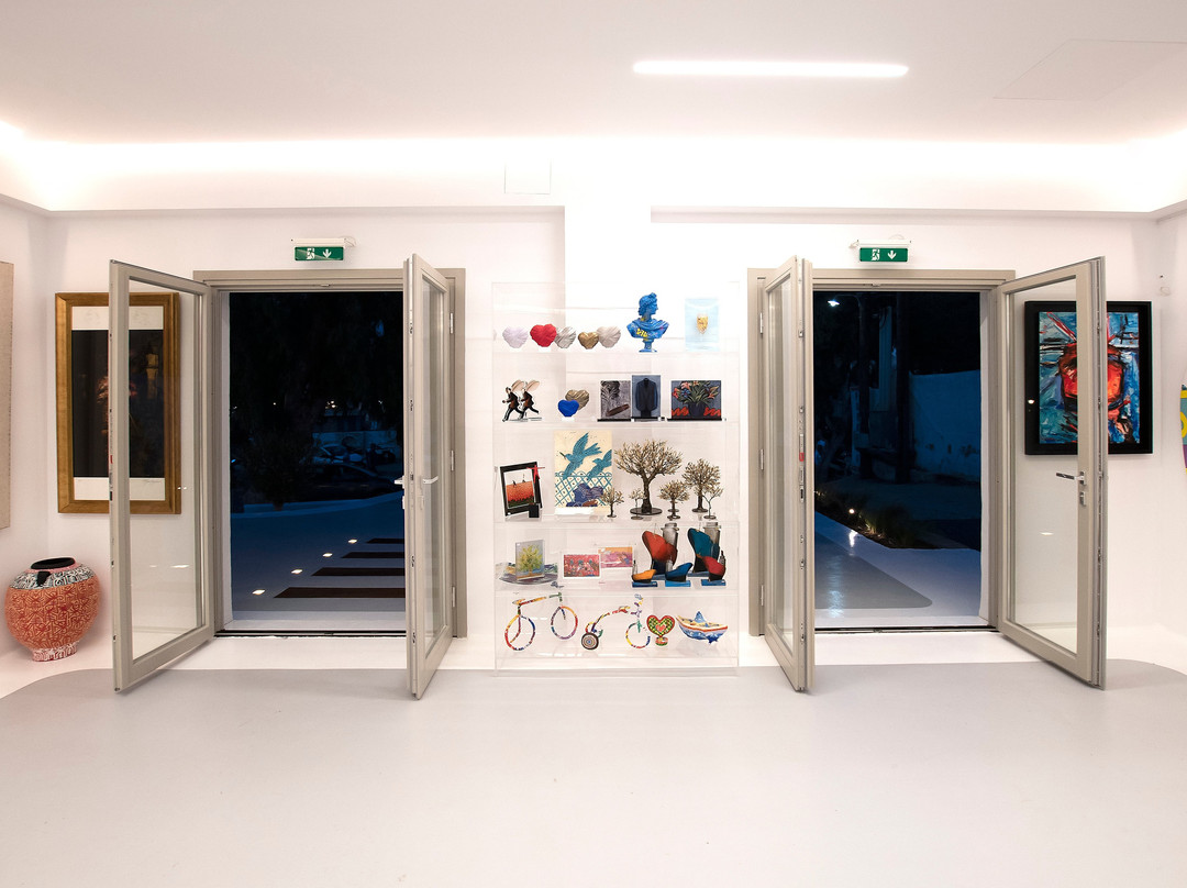 Kapopoulos Fine Arts Paros Gallery-纳乌萨必去景点
