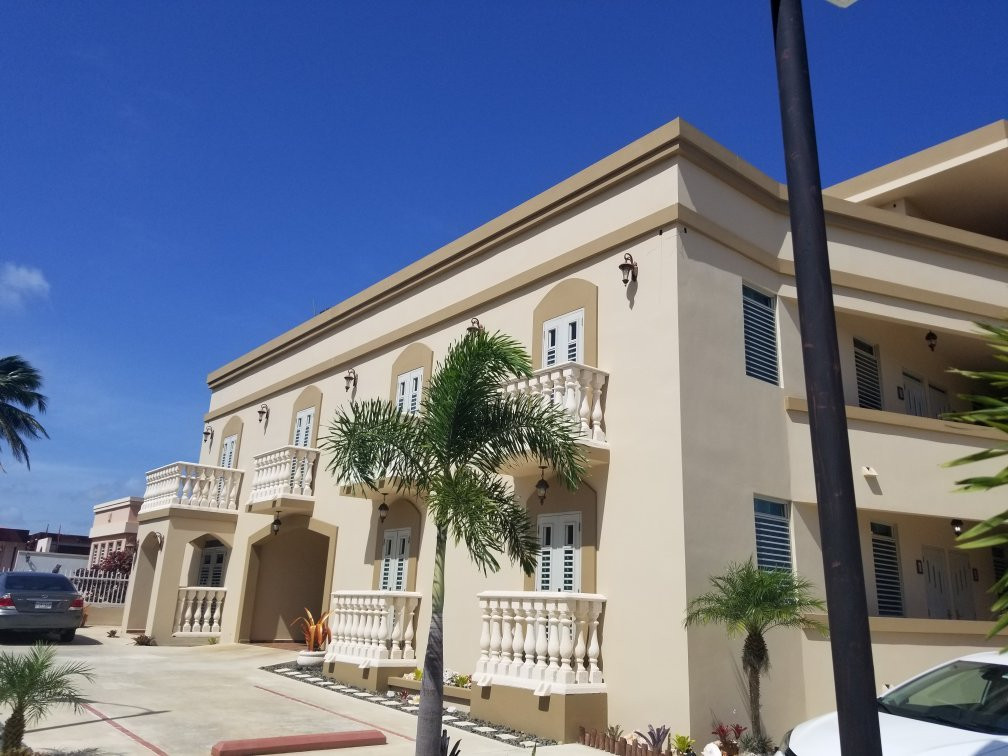 Tropical Ramey Apartments