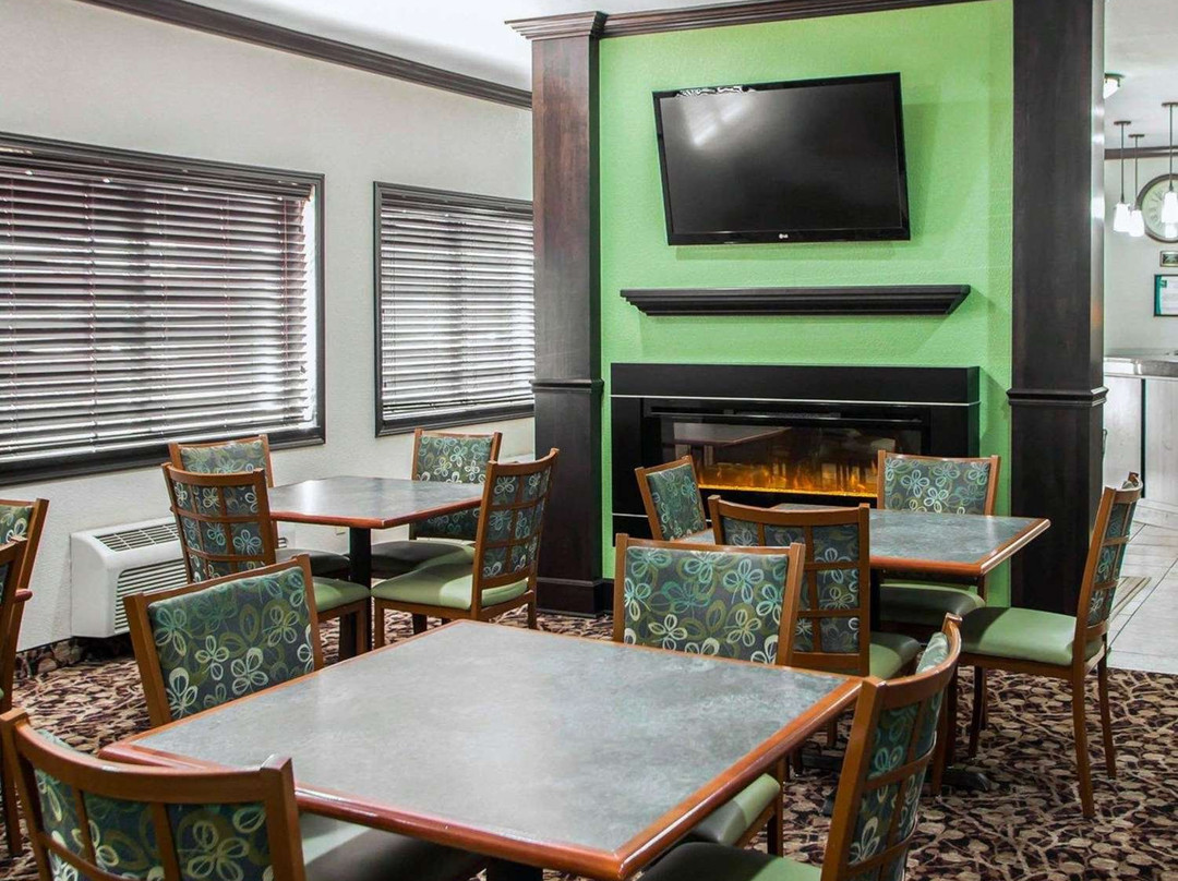 Quality Inn Near I-72 And Hwy 51主图