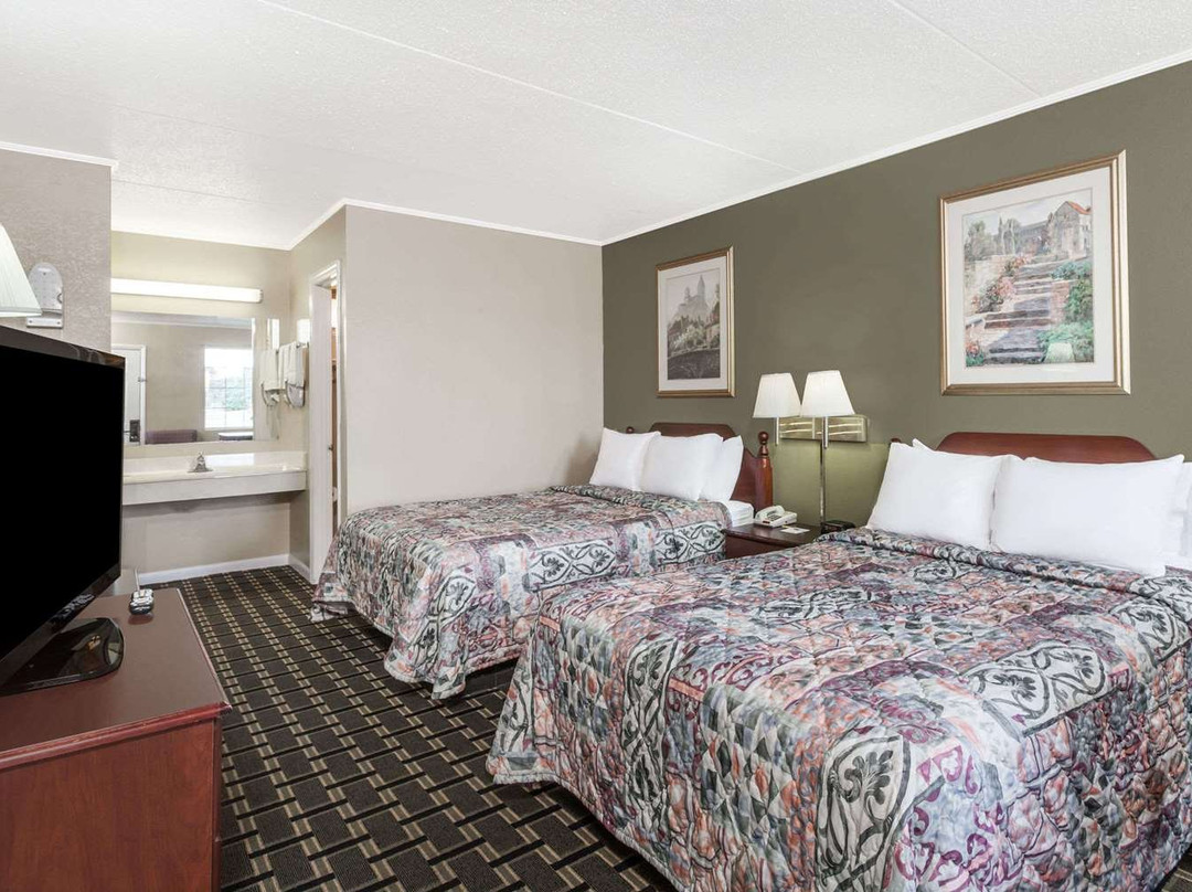 Days Inn by Wyndham Lenoir City主图