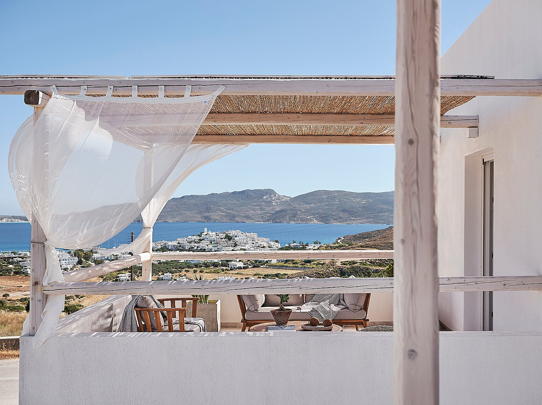 Mandrakia酒店住宿-Nirome Luxury Suites