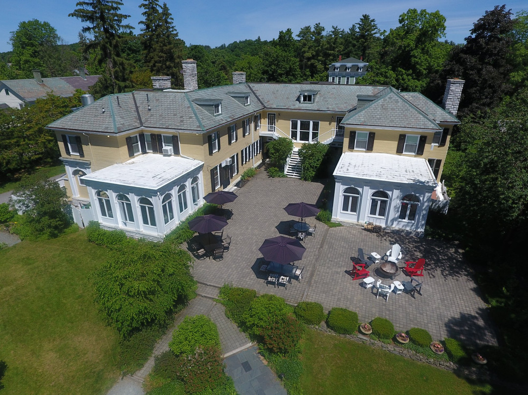 Forest Dale餐馆和美食-The Lilac Inn